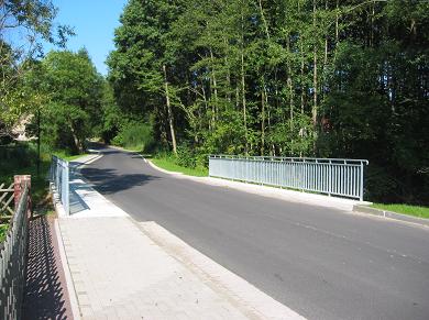 Bild 1: Straenbrcke Kagar