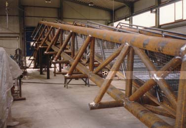 Bild 2: Werksabnahme von Brückenträgern